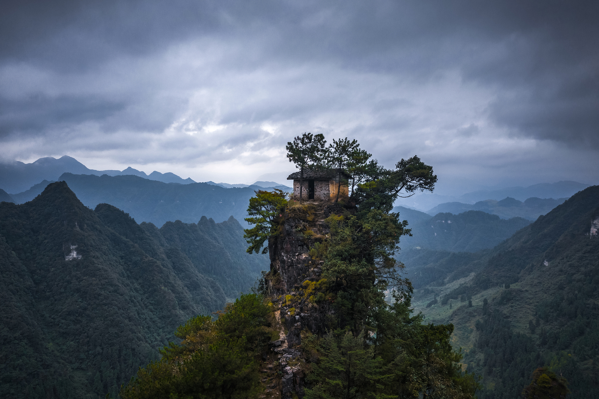 市宣汉县,是一座以奇峰怪石,秀丽山水和悠久历史文化而著名的旅游胜地