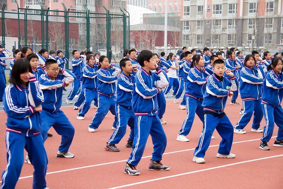 不简单,杨镇二中入选全国首批健康学校