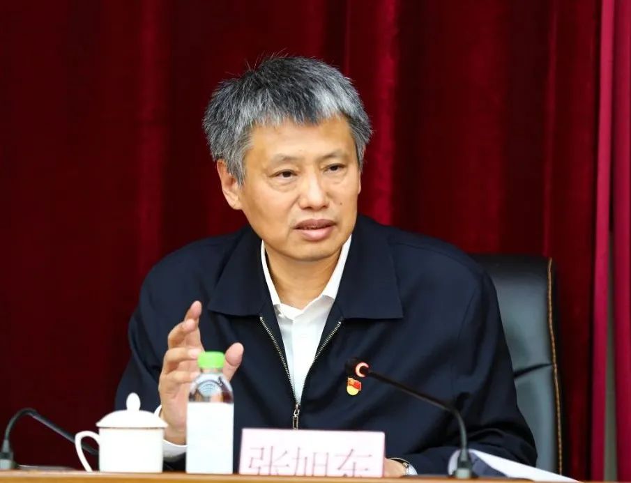 张旭东在集团新入职员工培训班结业式上寄语新员工:立足新时代 奋斗