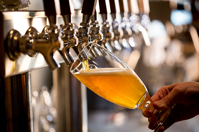 消费场景增多,价格下挫,一杯精酿啤酒的大众化之路