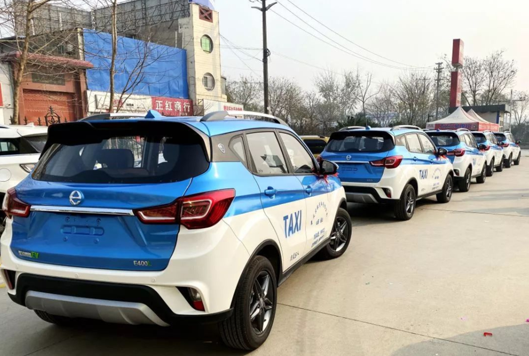 广东suv出租车现状:乘客越坐越舒服,司机大批量转行