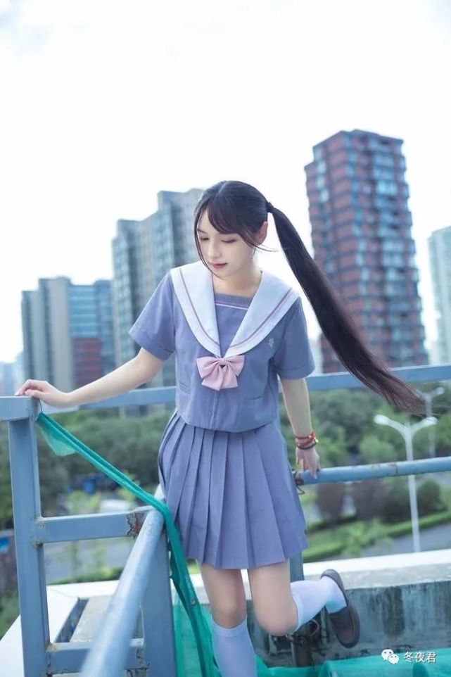 白丝jk长筒袜小姐姐