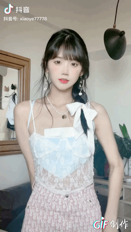 比孙一宁还纯欲,简单扭扭就一夜爆红狂吸2000万粉