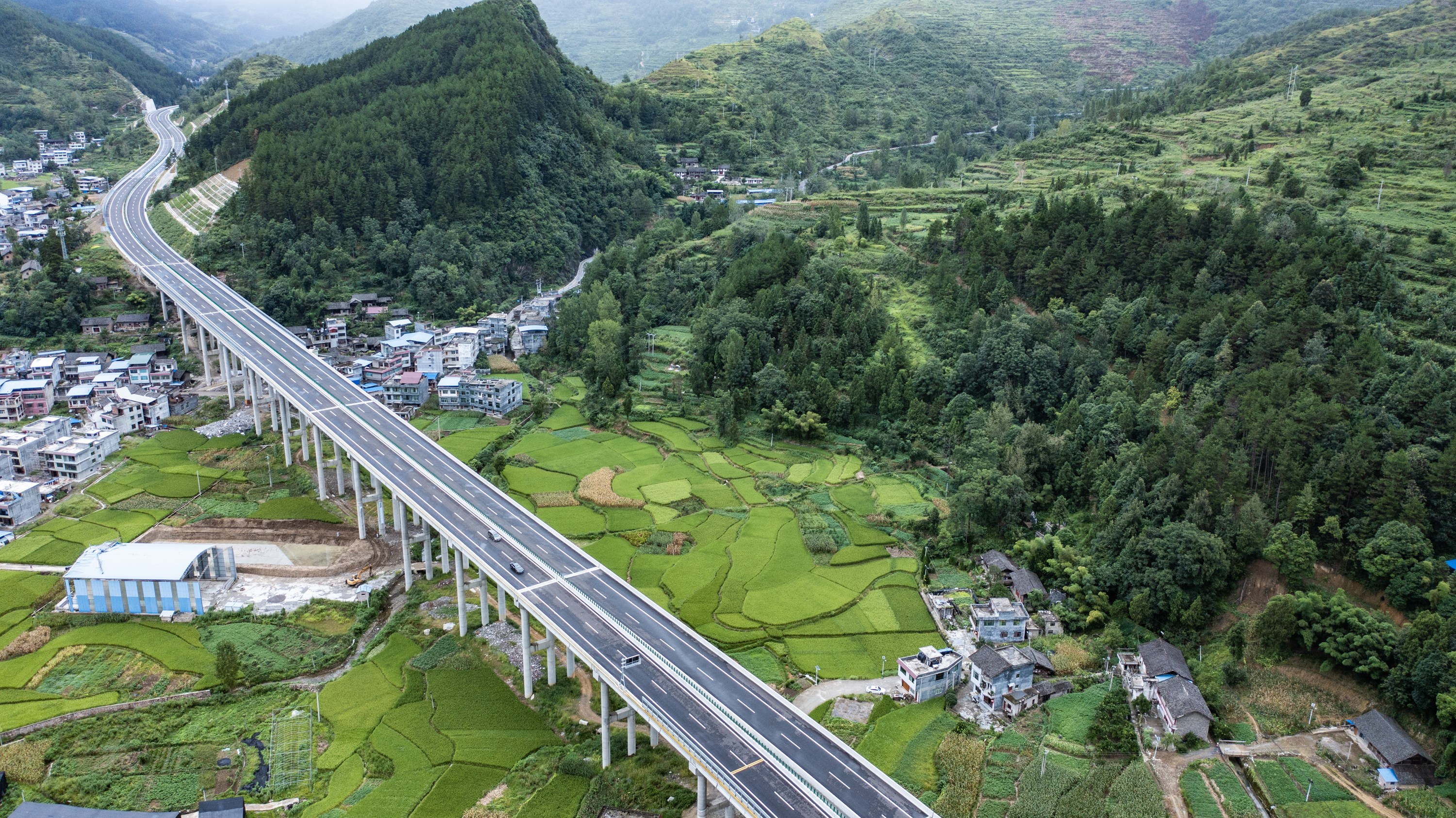 秀印高速(贵州段)正式通车