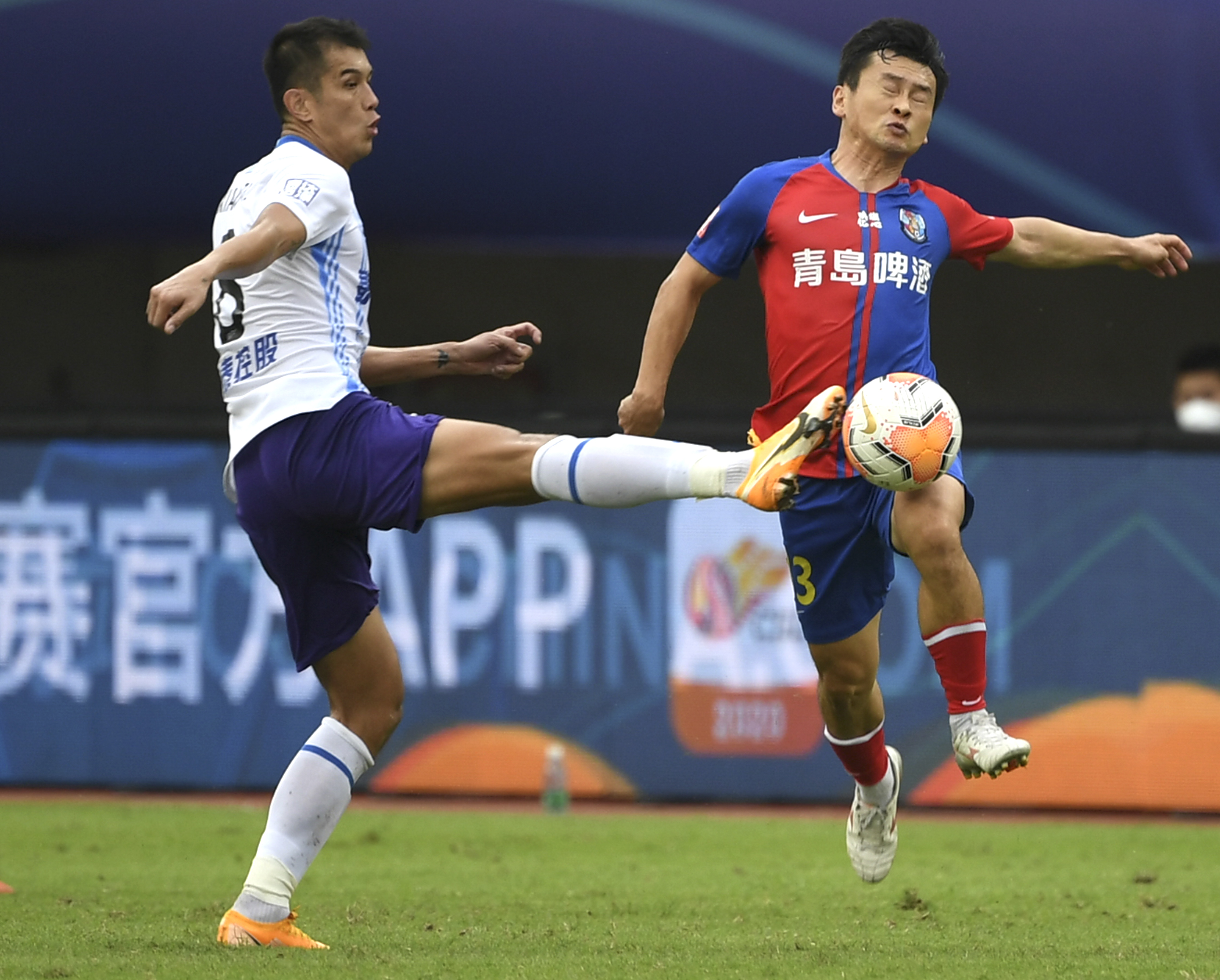 足球——中超:青岛黄海青港胜天津泰达(2)