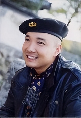 "燕舞小子"18岁红遍全国,却在最红时入狱4年,如今无戏可拍