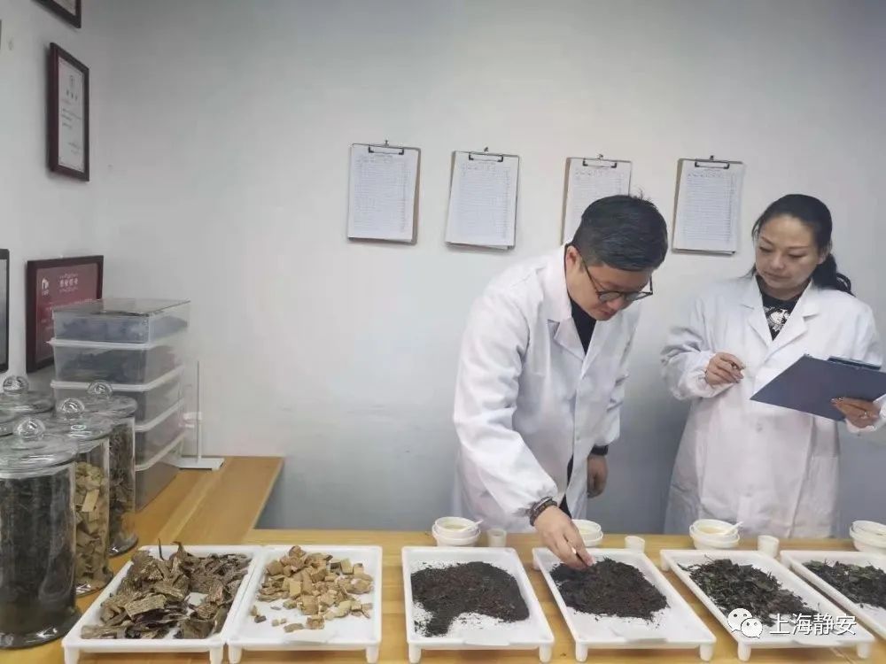 在头发丝上刻下《赤壁怀古》!