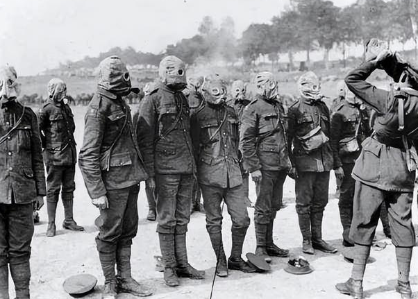 毒气战究竟有多可怕?被攻击者全身溃烂,场面如同地狱一般?