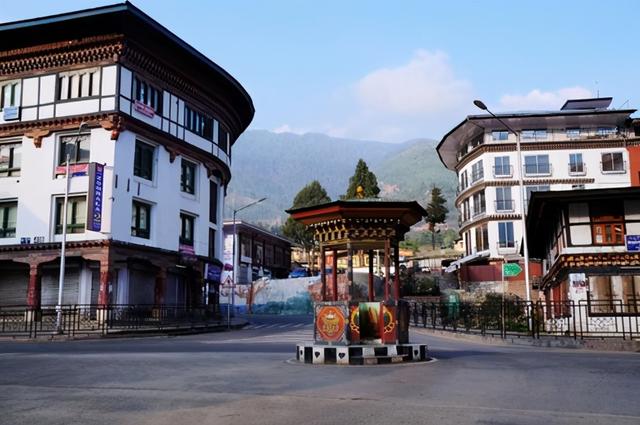 神秘的不丹王国首都你见过吗?看不到高楼大厦,全城只有5万人