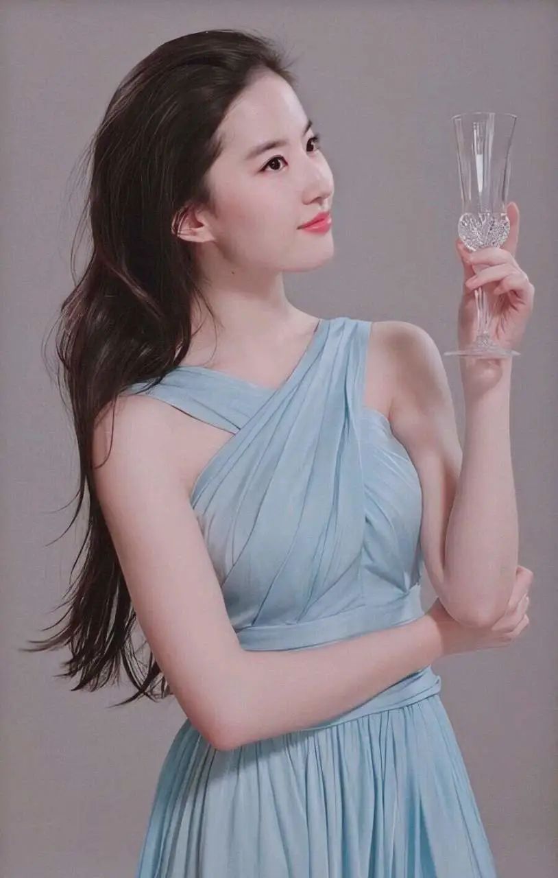 当神仙姐姐刘亦菲脱去衣服换上泳装,又纯又欲又诱人