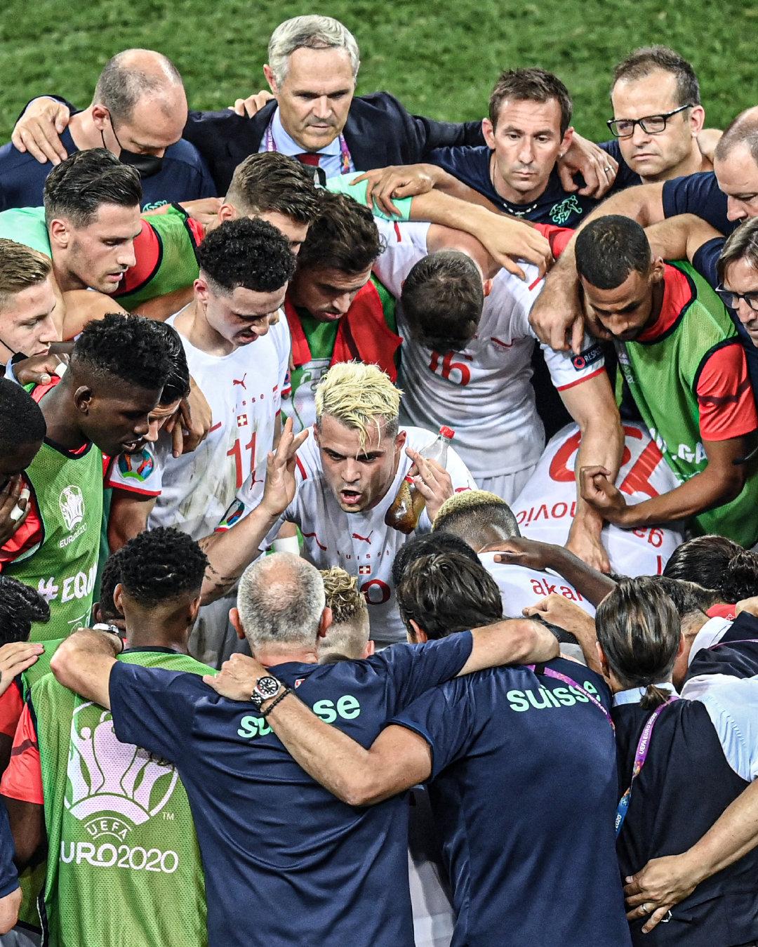 梅西爱喝马黛茶 c罗喜欢开水煮鸡胸肉 而我们国足就好海参这一口