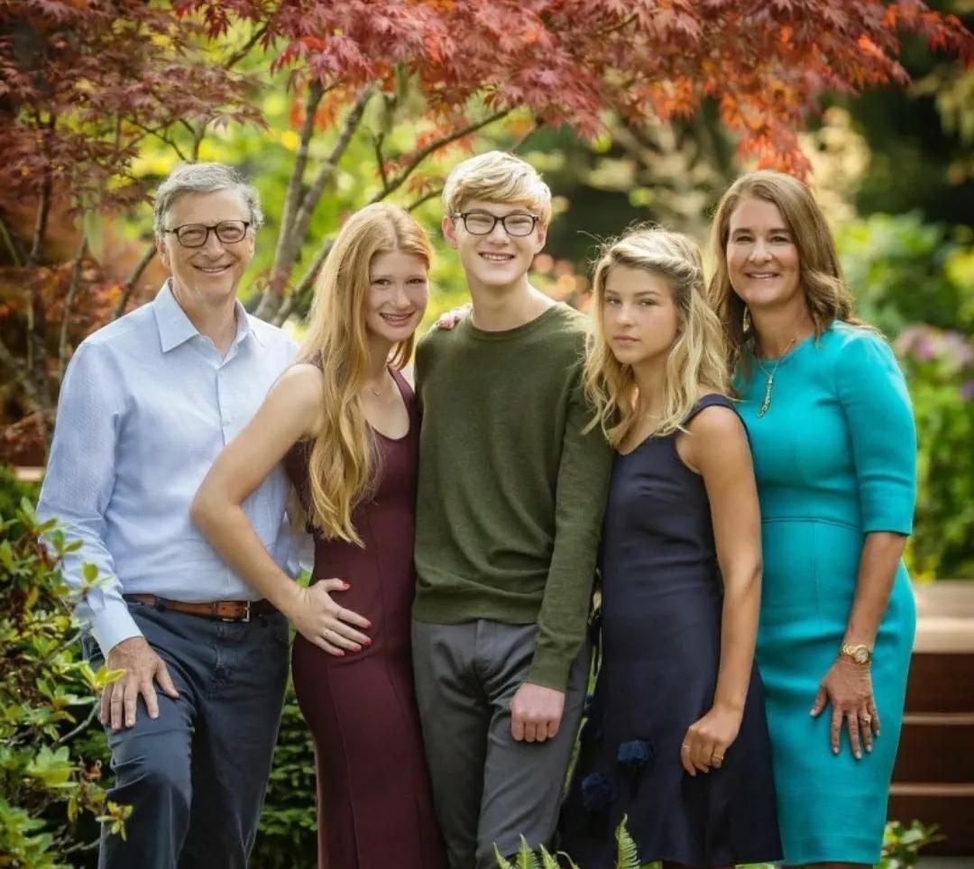 比尔·盖茨丑闻不断,除与女员工有染,还向爱泼斯坦寻求离婚建议