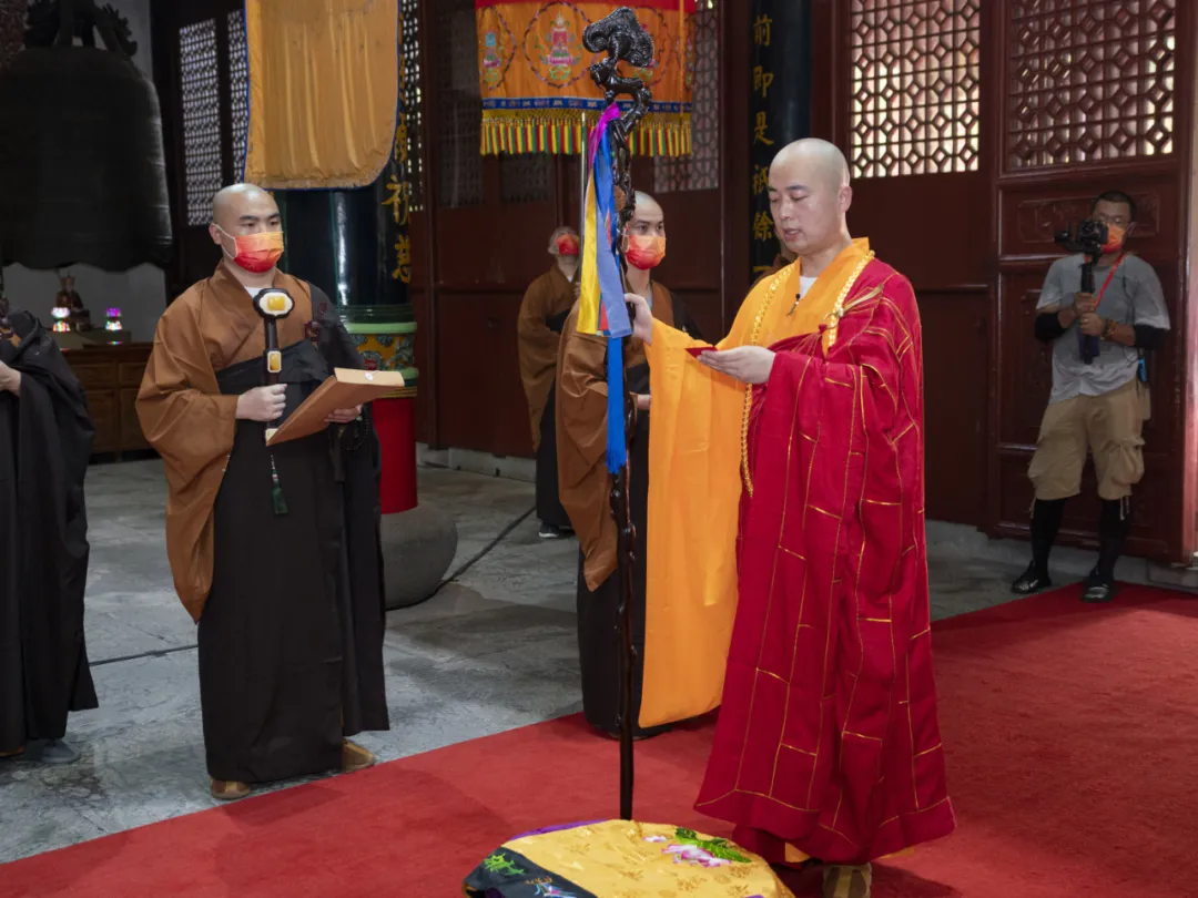 上天竺法喜讲寺举行圆诠法师荣膺方丈升座庆典