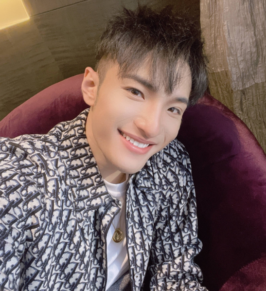 "油王"田一名还钱后首露面,现身理发店剪发,网友:从头再来?