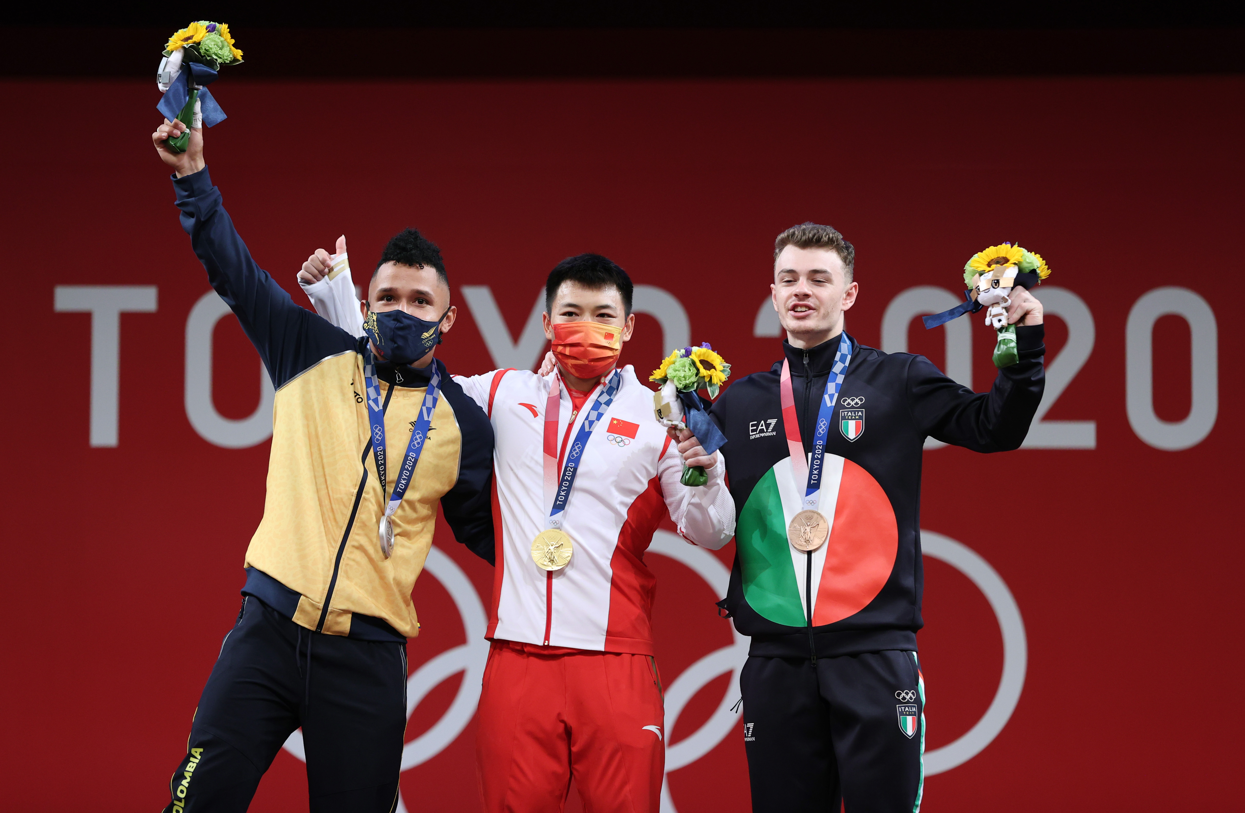 举重——男子67公斤级:谌利军夺冠(2)