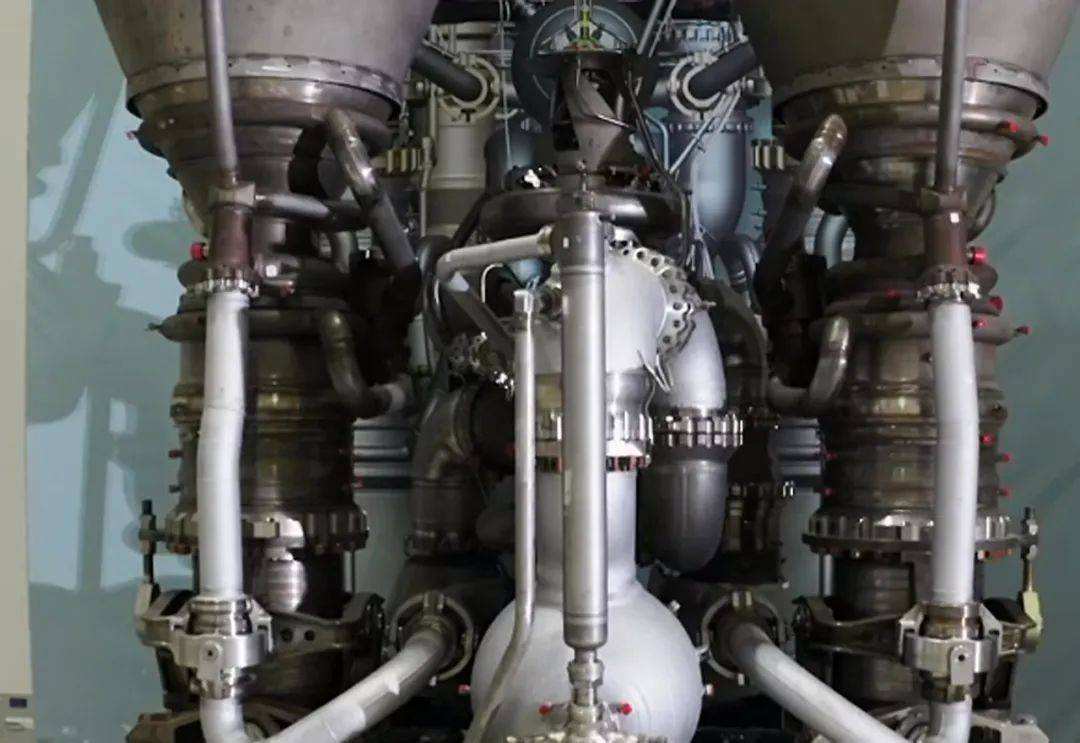 美国sls火箭升空,居然使用20年前二手发动机,真的比中国先进?