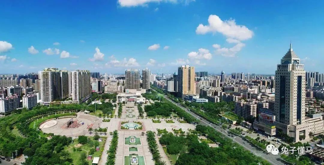 黑老大李振刚倒台:脚踏黑白两道疯狂放贷,人称左手公安右手法院