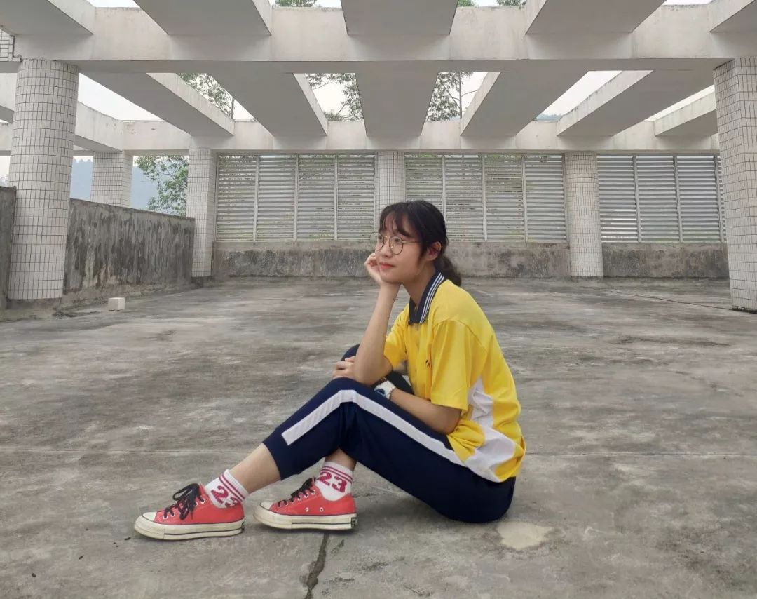 端州校服销售点有变!这些校服,勾起多少青春回忆