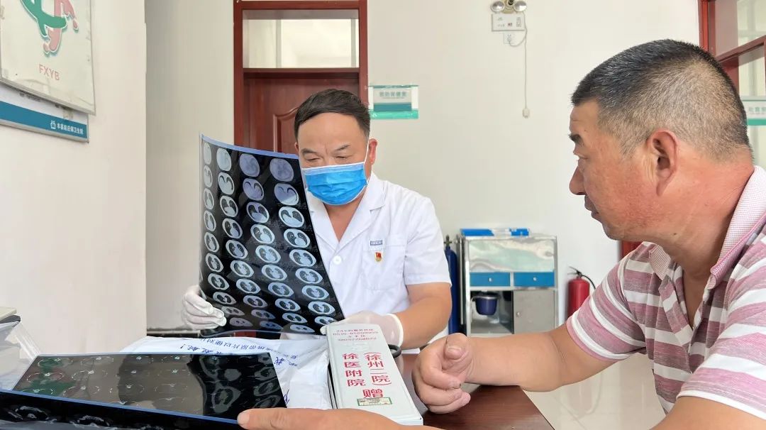 乡村健康"守护人"闫永:以德服人 在平凡岗位上熠熠发光