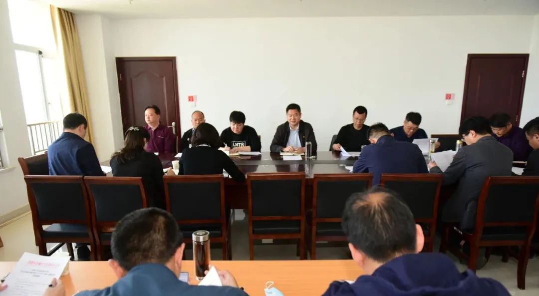 【马路办公】孙建新主持召开老城区3月份"马路办公"总结会议