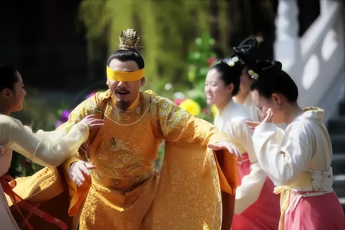 无耻的色魔!陈叔宝玩弄萧摩诃妻子,亡国时与美人共躲井中,善终