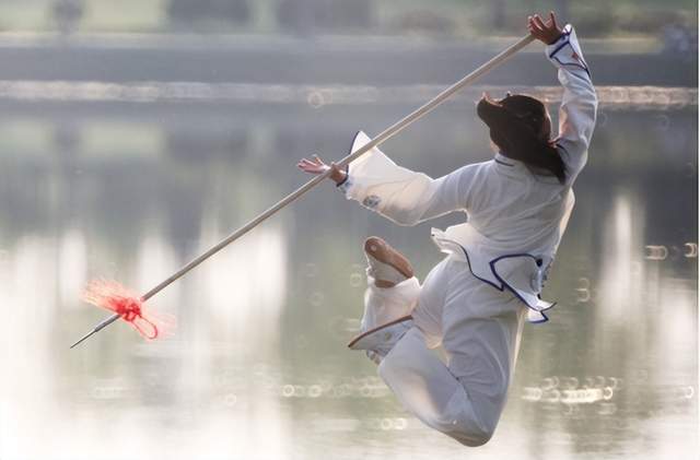 中国女飞贼宋莲萍:靠"轻功"谋财无数,逃跑途中被击毙