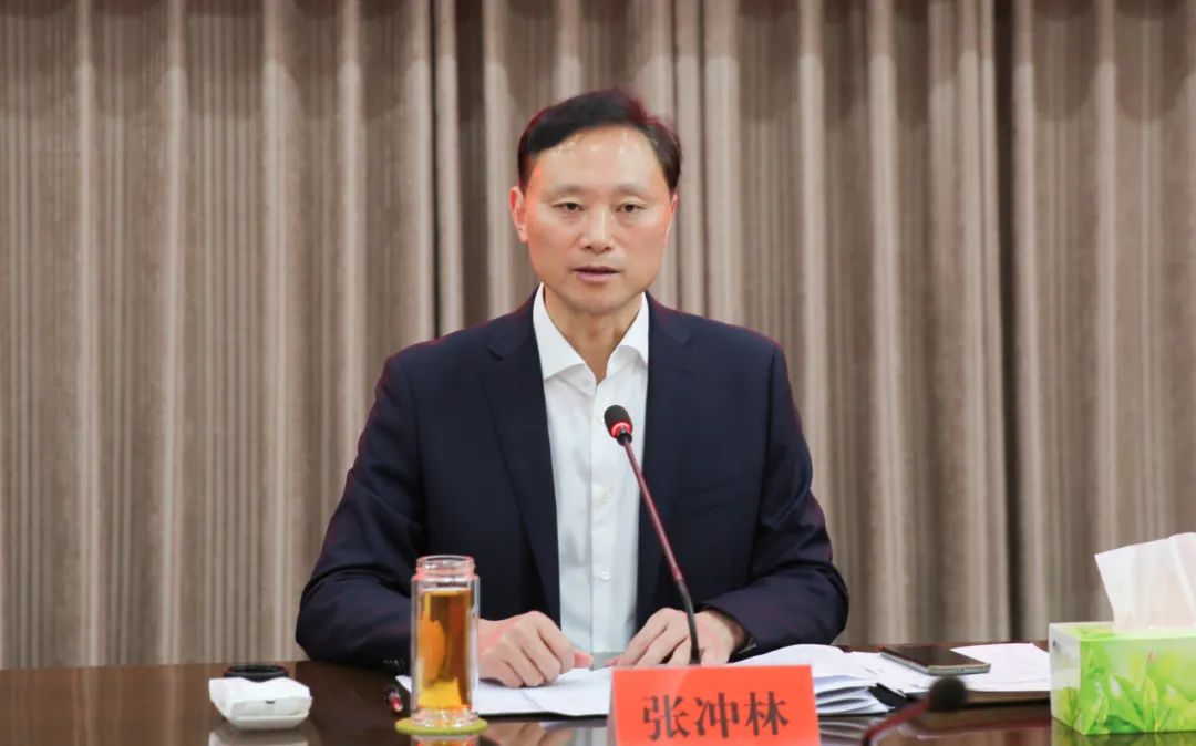 区委书记张冲林主持召开十二届区委常委会第十次会议