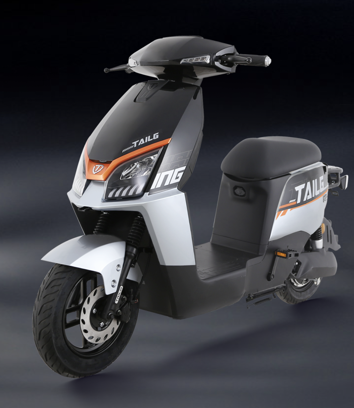 台铃推出追风eb,造型潮酷,舒适性极好,充1度电跑80公里!