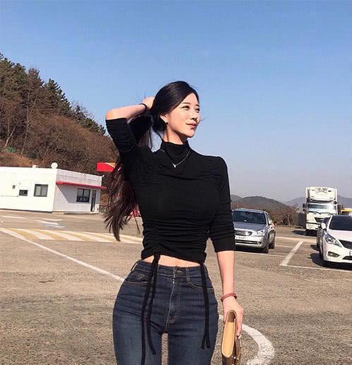 韩国女模黄金比例,被称为真人版女帝,运动让她魅力四射.
