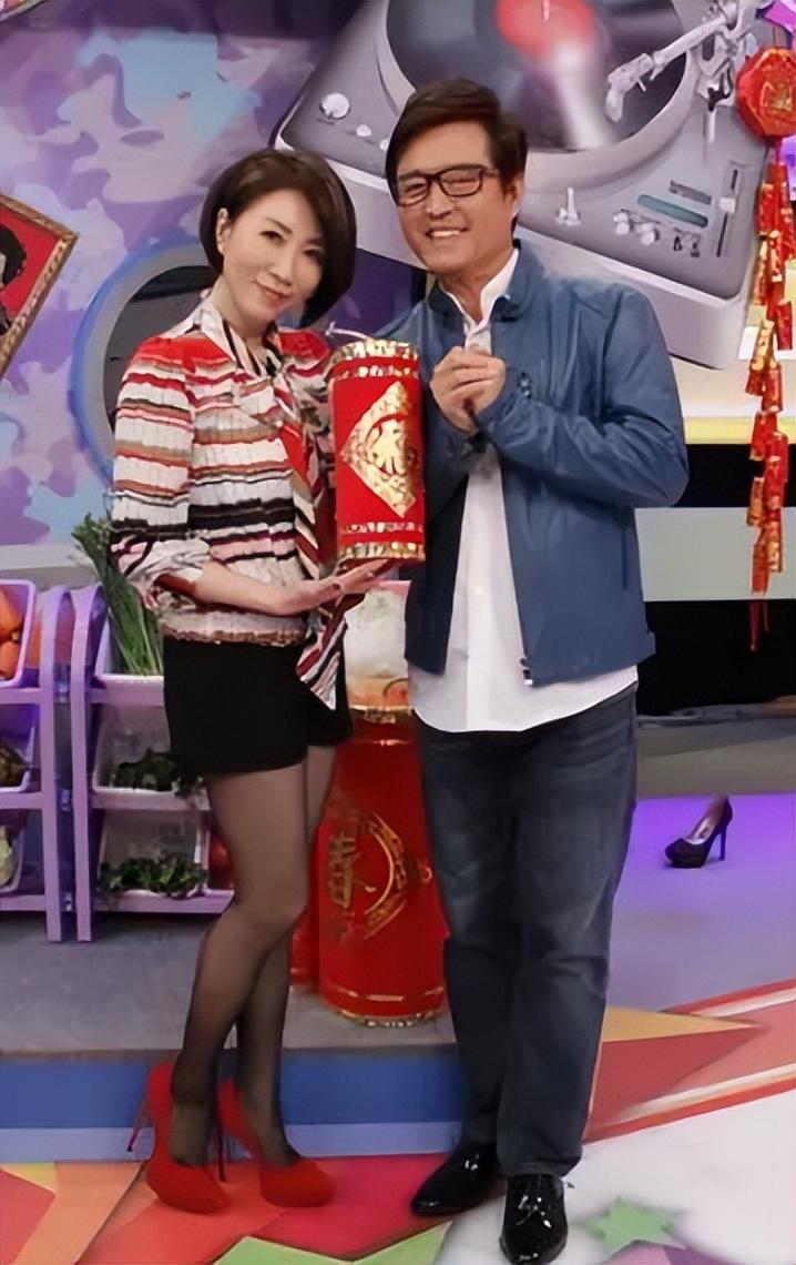 回顾李翊君不顾家人反对嫁大17岁丈夫试管婴儿成全一家人幸福