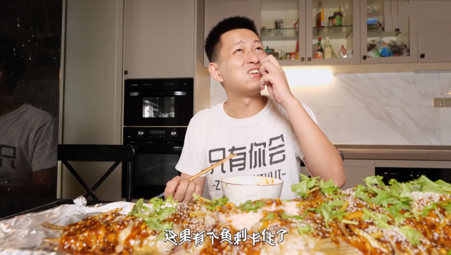 敬汉卿挑战22斤的糖醋鲤鱼,结果做出来是鸡肉味的?
