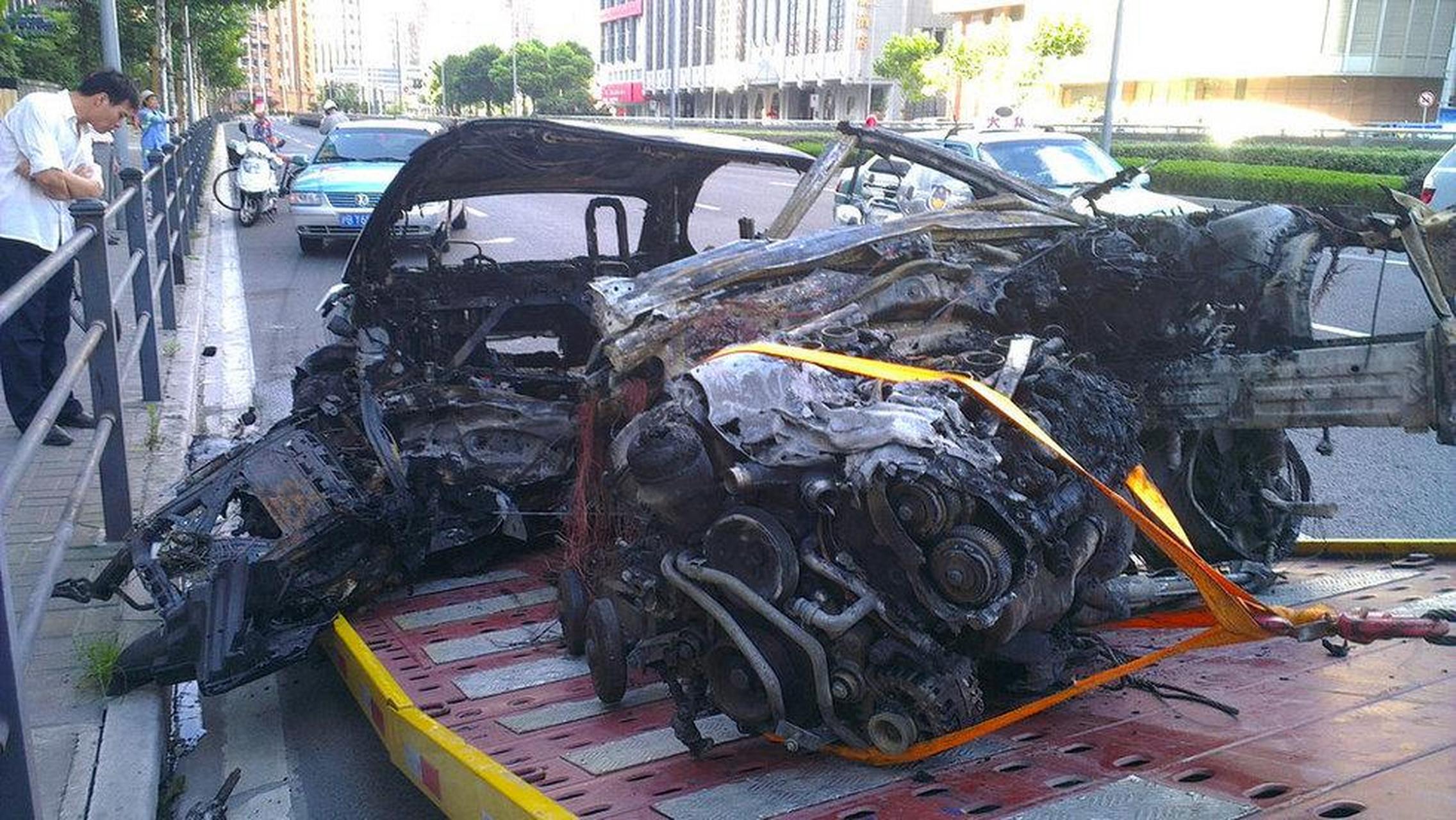 河南玛莎拉蒂撞宝马,2死1伤,受害者亲人放言:不要钱只要命!