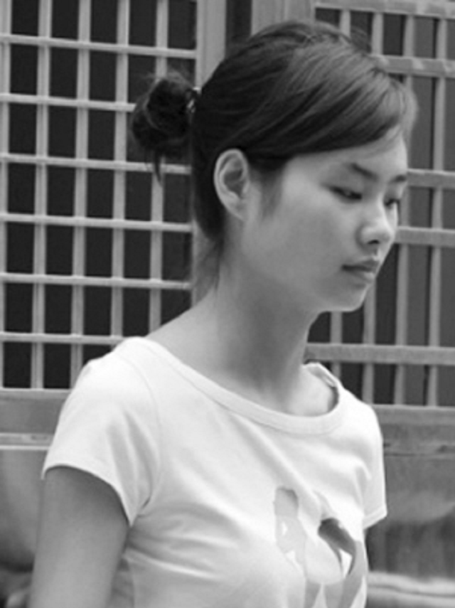 纪实:烈女邓玉娇案:被官员逼迫卖淫,持刀反杀一"淫官"