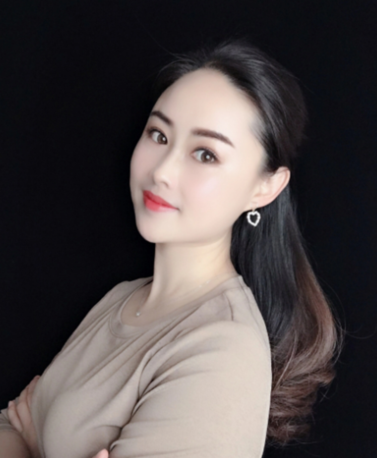 胡蜜丹演唱的"拈花一笑"表达了什么情感?歌曲是什么时候发行?