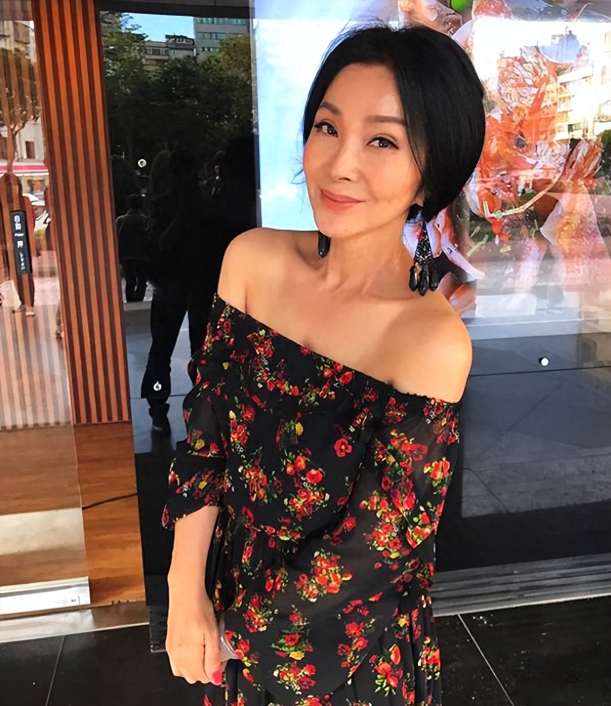 回顾富婆陈美凤被白眼狼徐福庆抛弃67岁不婚不育如今怎么样了?