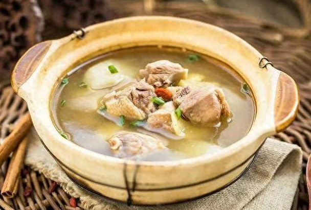 "入秋一碗汤,不需医生帮"!进入秋天,建议多喝这道滋阴润肺汤