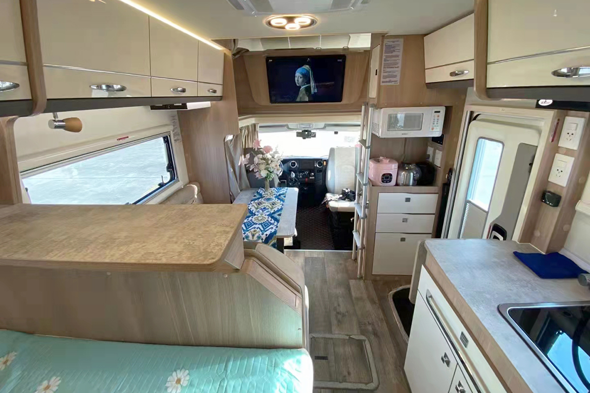 巍豪房车,wh-i,旅行家1号,依维柯欧胜,自行式c型房车