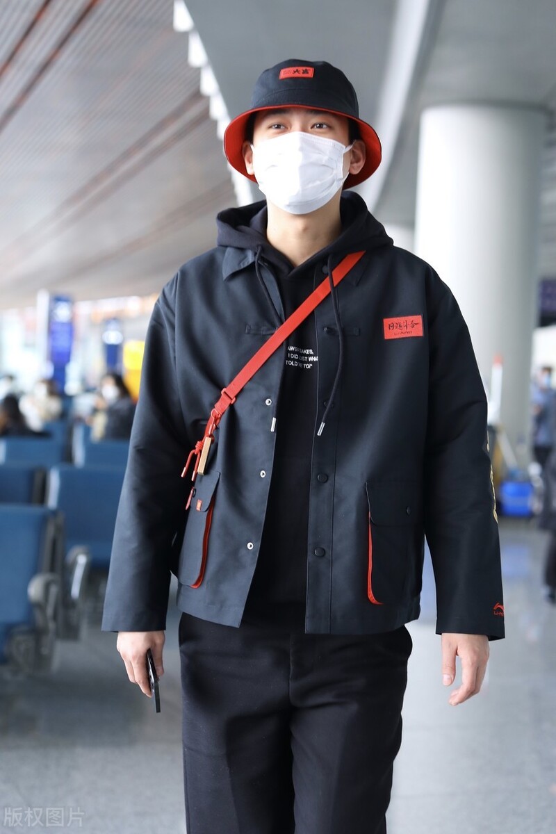 北京,熊梓淇现身机场