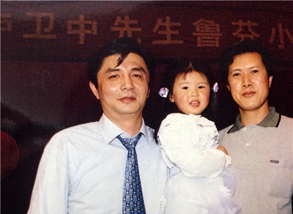 回顾汪嘉伟之子汪琦在父母离异下成长走上导演路成他们的骄傲