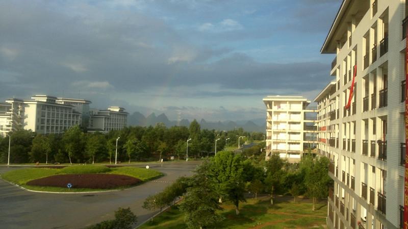 桂林旅游学院校区图片