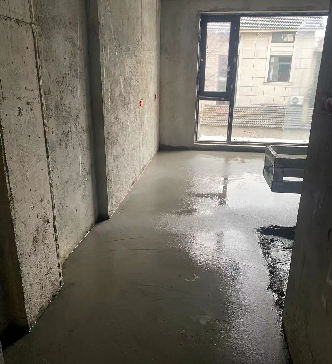 地暖地面,瓷砖干铺还是湿铺?体验过才知道,差异这么大