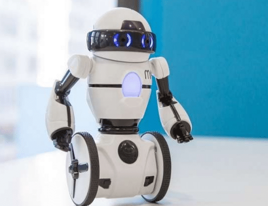 机器人的发展进度怎样?人工智能被创造,未来是否威胁到人类?