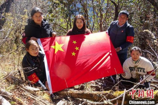 西藏山南有一对守边固土"夫妻档"