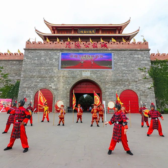 為進一步瞭解雷州豐富的歷史文化與生態旅遊資源,會員代表前往茂德公