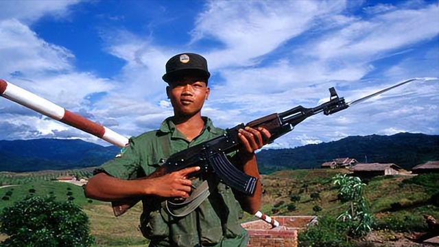 缅甸佤邦军人图片