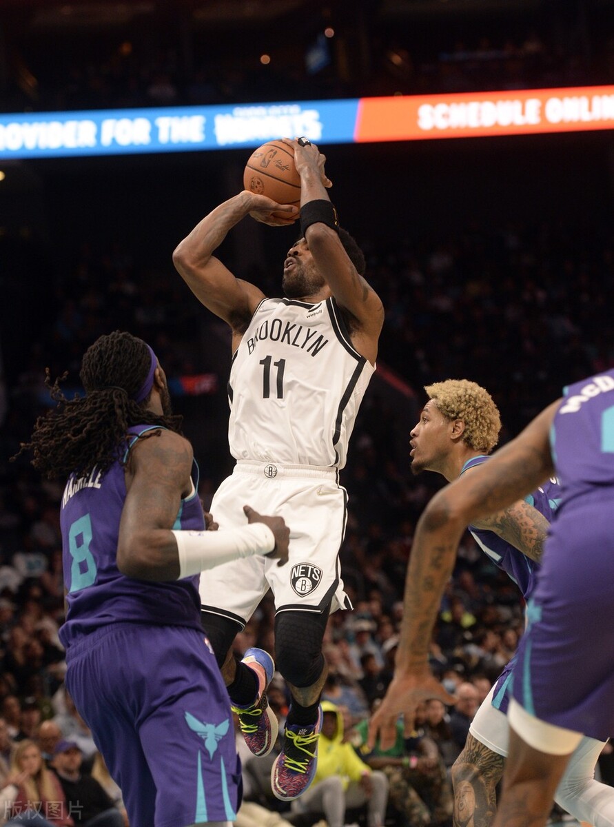 欧文狂砍50分篮网以132121战胜黄蜂