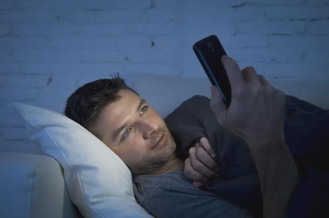 哪些行为其实对眼睛伤害很大?快来自查你中招几个?