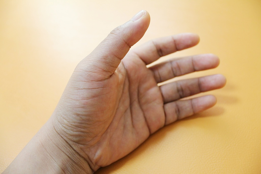 俗语"女人指头短,不缺吃和穿"是啥意思?真的有道理吗