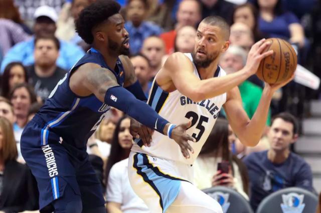 3消息!曝西蒙斯或破产,帕森斯女儿叫火箭,霍华德谈玩蛇