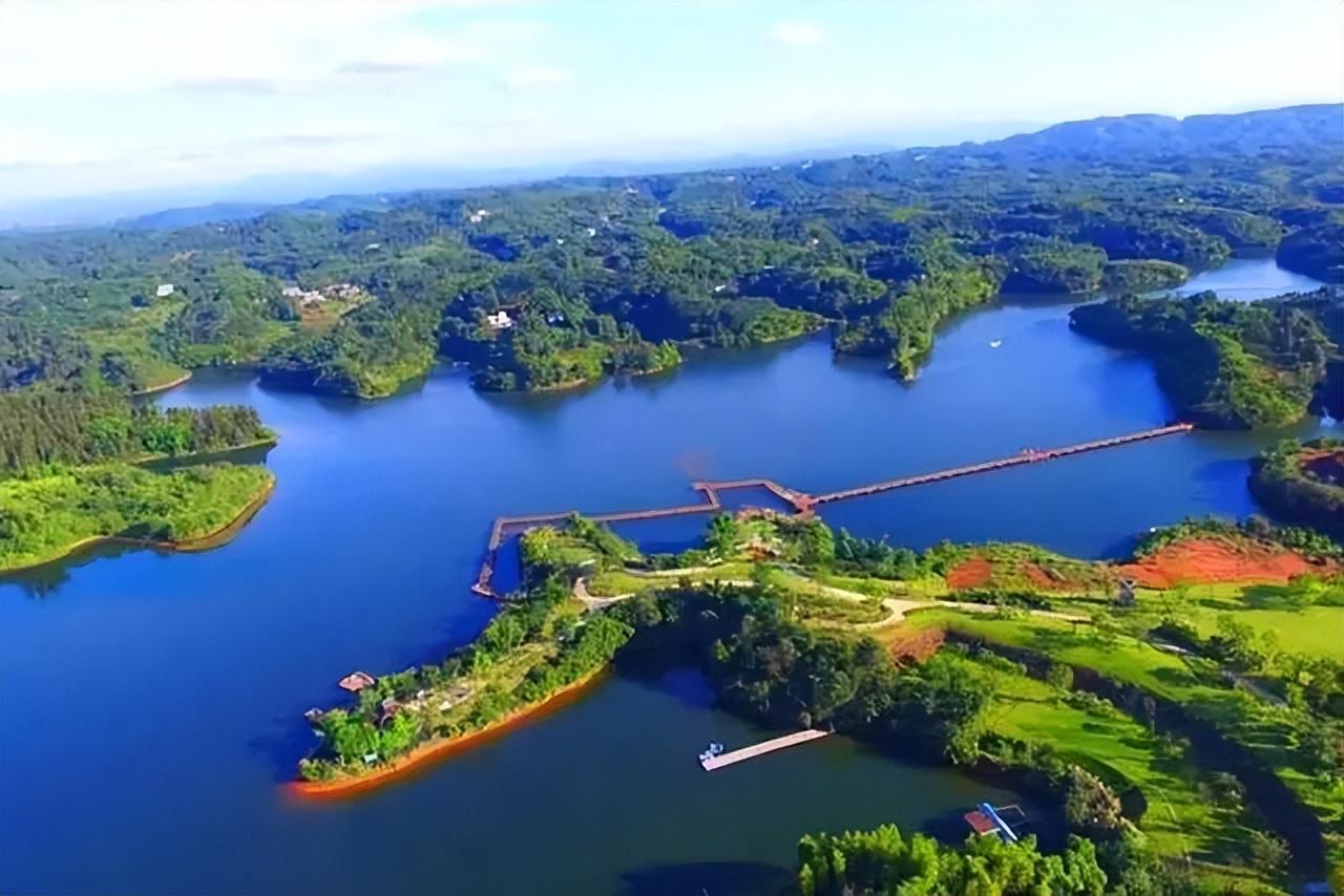 凤凰湖:四川泸州地标之一,一颗"西蜀玉珠",一座"天然氧吧"